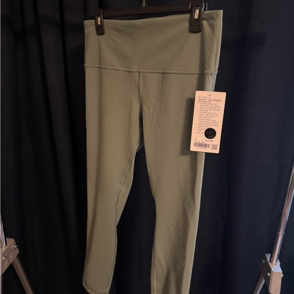 *Offers accepted* Lululemon Wunder Train High-Rise Ribbed Tight 25" | Size 12 - Picture 8 of 12